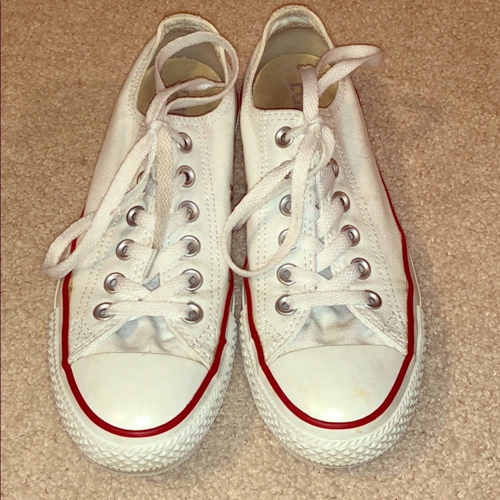 CONVERSE ALL STAR WHITE SNEAKERS. SIZE 7. WILLING TO NEGOTIATE‼️